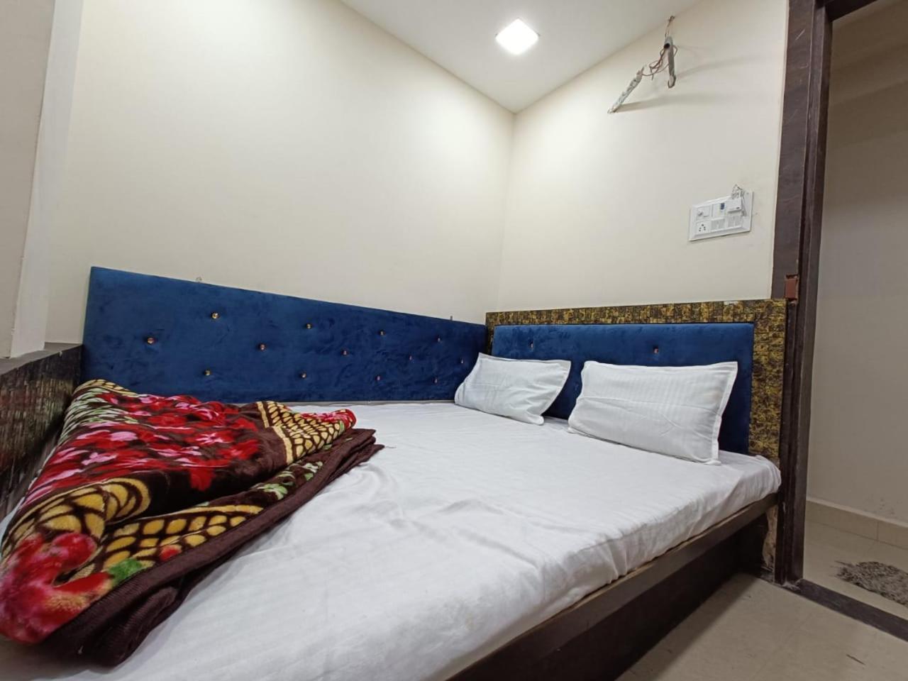 Hotel Blue Tower Ujjain Esterno foto