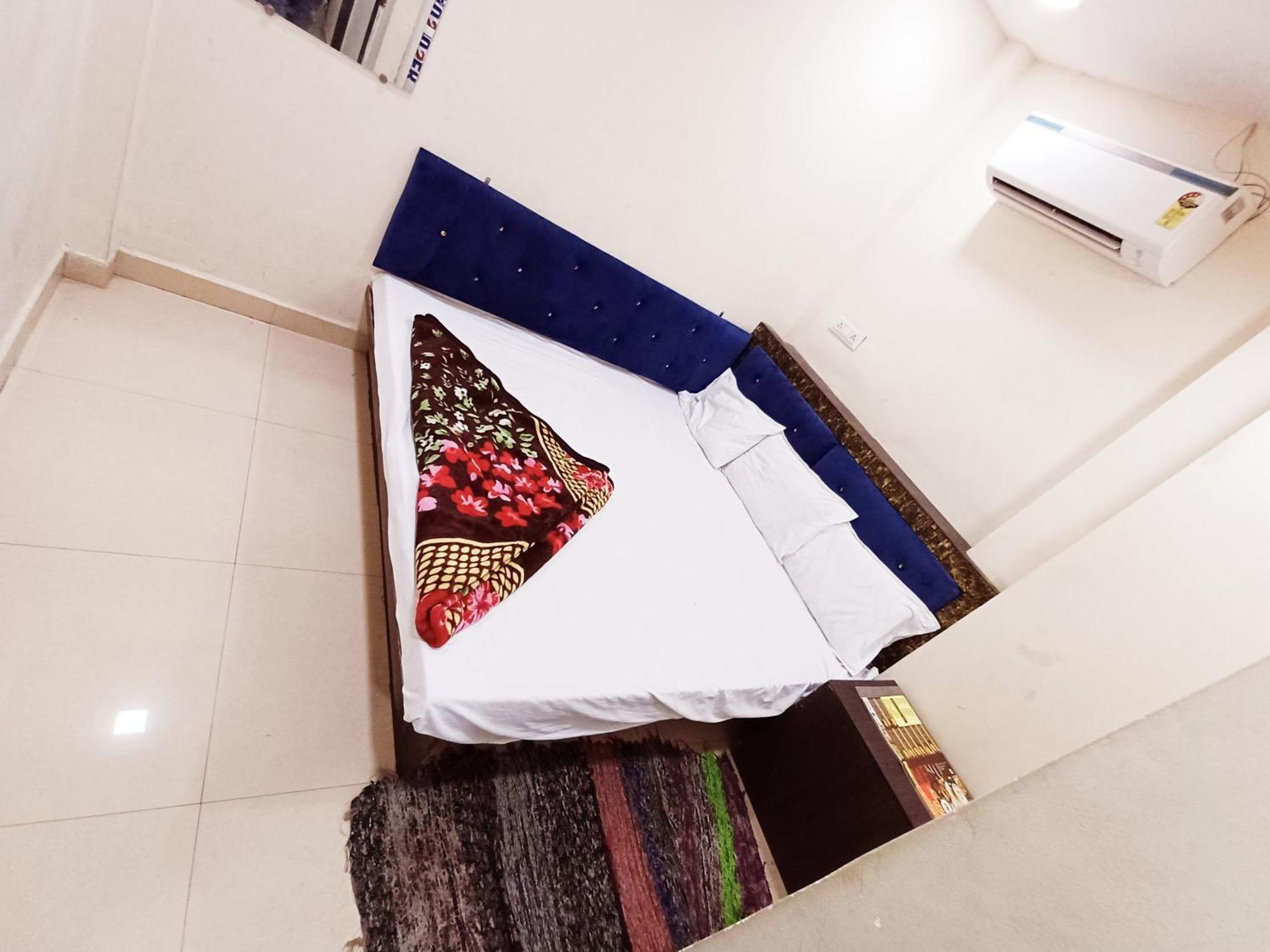 Hotel Blue Tower Ujjain Esterno foto