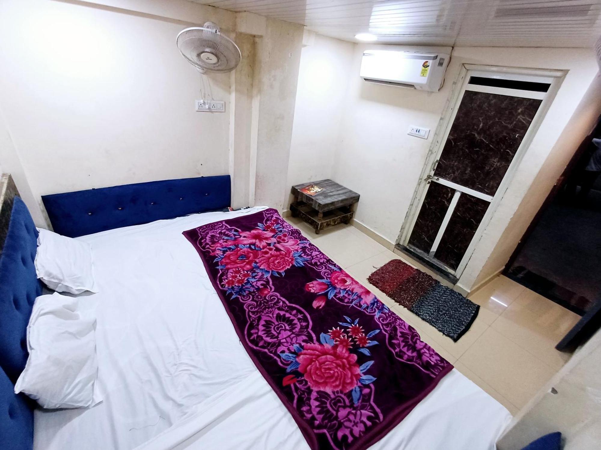 Hotel Blue Tower Ujjain Esterno foto